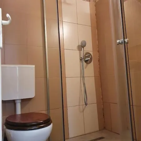 Bright Central With Access To The Garden Lejlighed Cluj-Napoca